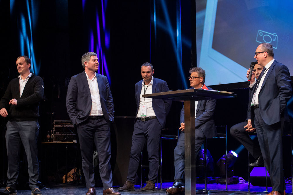 disruptiv night compass group france