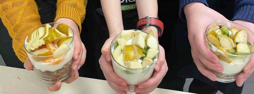 Atelier culinaire intergénérationnel : quand la cuisine rapproche les générations